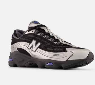 newbalance（ニューバランス）シルバーのスニーカー