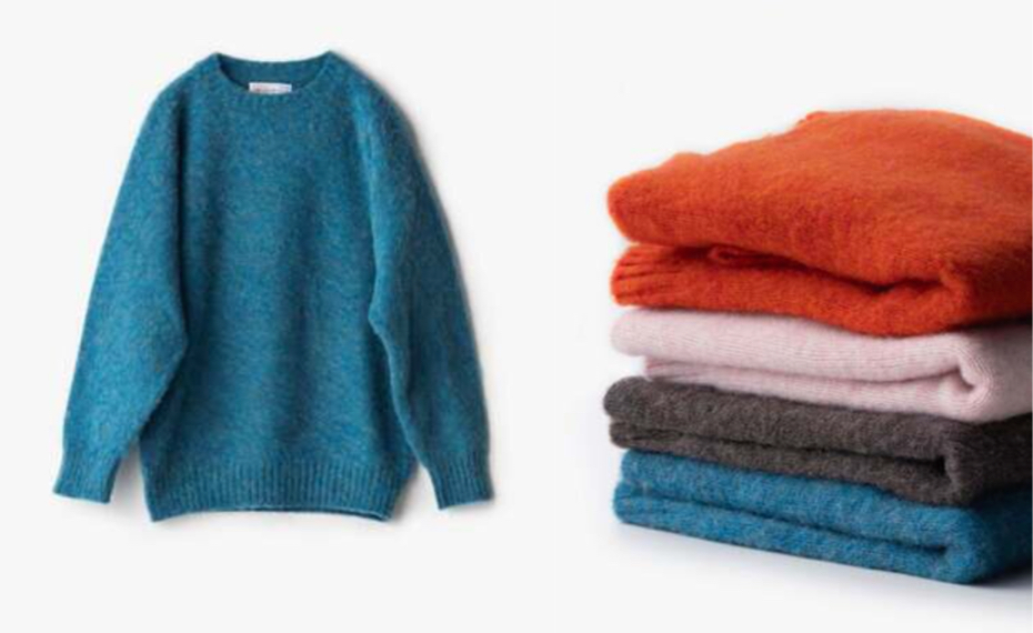 シェットランドウーレンブルーのクルーネックニット