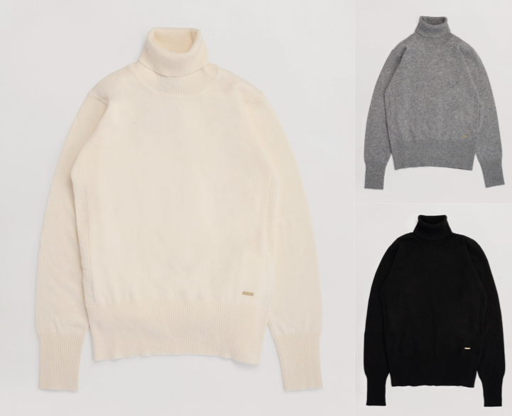 WOOLRICHホワイトのタートルネックニット
