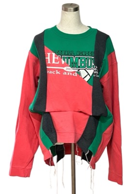 le creatif matsupoi japonグリーンxレッドのロゴTシャツ