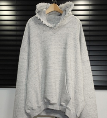 HOMO LUDENS(ホモ ルーデンス)グレーのパーカー