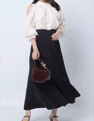 Apuweiser-riche（アプワイザー・リッシェ）ホワイトxブラックのフリルワンピース