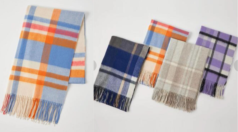 green label relaxing（グリーンレーベルリラクシング）オレンジxブルーのチェック柄マフラー