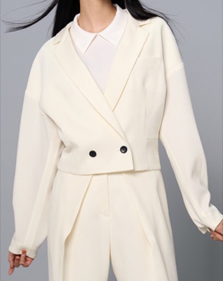 AKIKO OGAWA（アキコオガワ）ホワイトのジャケット