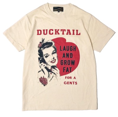 アイボリーのプリントTシャツ