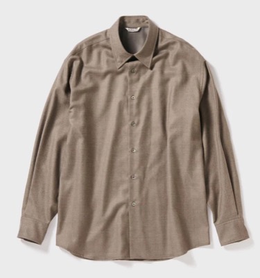 AURALEE(オーラリー)ベージュのシャツ