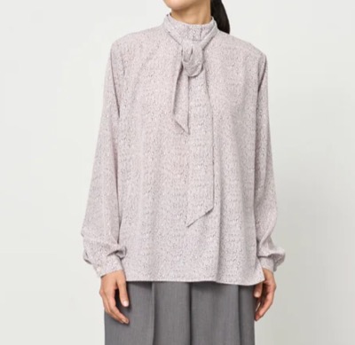 SOÉJU（ソージュ）プリント柄ボウタイブラウス