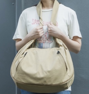 GOODA（グーダ）ベージュのショルダーバッグ