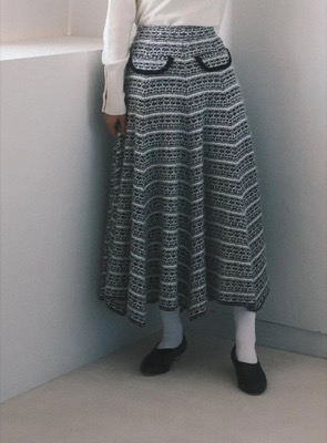 foufou（フーフー）ブラックのツイードフレアスカート