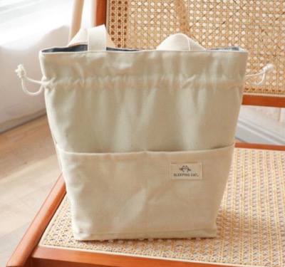 ホワイトのランチバッグ