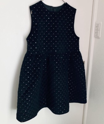 ブラックのパールワンピース