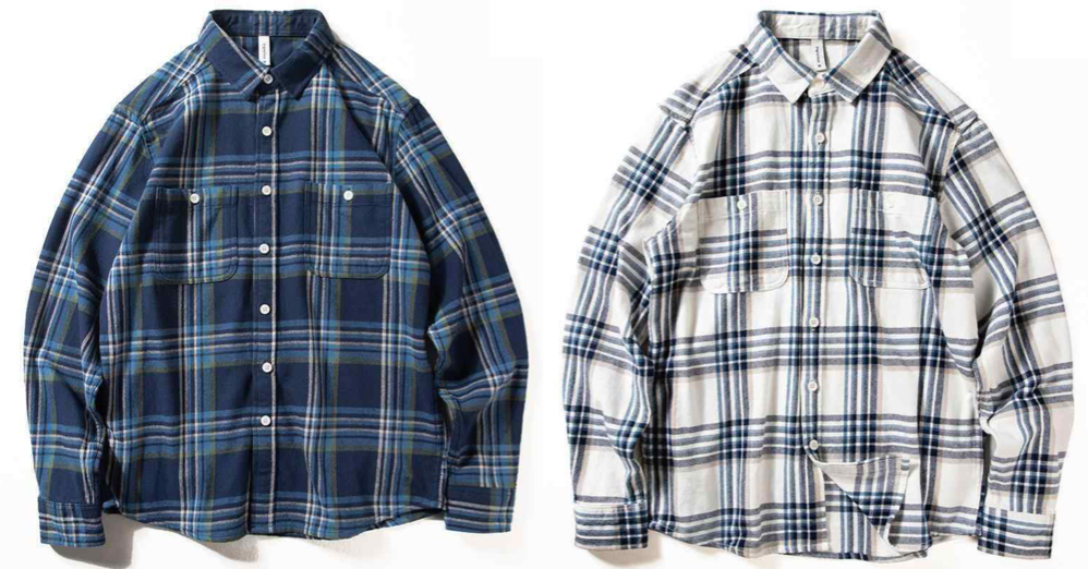 ブルーのチェック柄シャツ