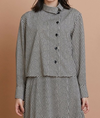 L'EQUIPE（レキップ）ブラックの千鳥柄プリントシャツ