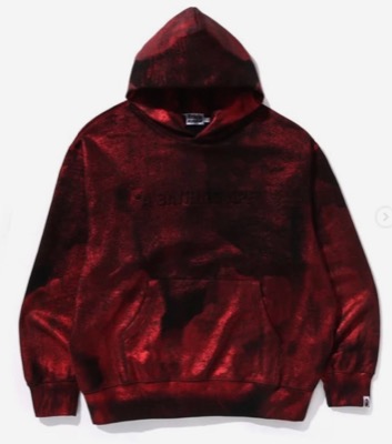 A BATHING APE（アベイシングエイプ）ボルドーのタイダイ柄パーカー