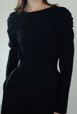 maison de Dolce.（メゾンドドルチェ）ブラックのパフスリーブトップス