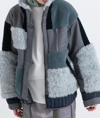 AULA AILA（アウラアイラ）グレーxグリーンのパッチワークボアブルゾン