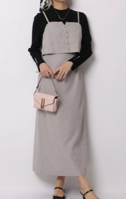 JUSGLITTY（ジャスグリッティー）ライトグレーのキャミワンピース