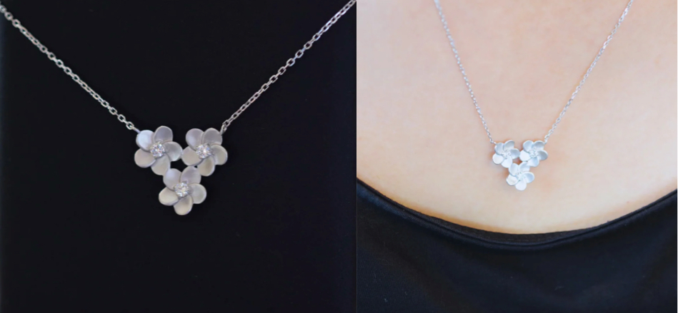 Mr. & Mrs. Abe（ミスターアンドミセスアベ）シルバーのフラワーネックレス