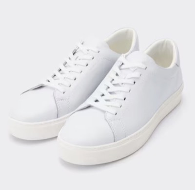 GU（ジーユー）ホワイトのスニーカー