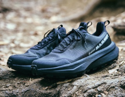 MAMMUT（マムート）ブラックのアウトドアシューズ