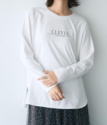 YECCA VECCA(イェッカヴェッカ)ホワイトのロゴロンT