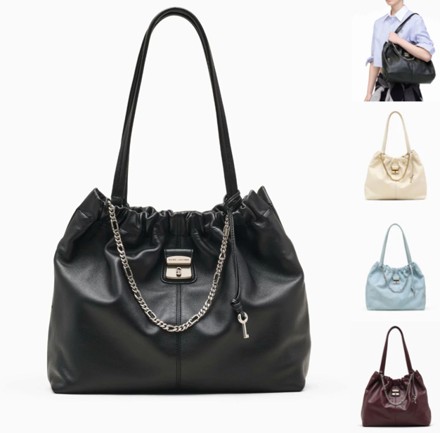 Marc Jacobs（マークジェイコブス）ブラックのショルダーバッグ