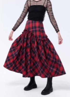 LAEMUSE（ラエミューズ）赤いチェック柄フレアスカート