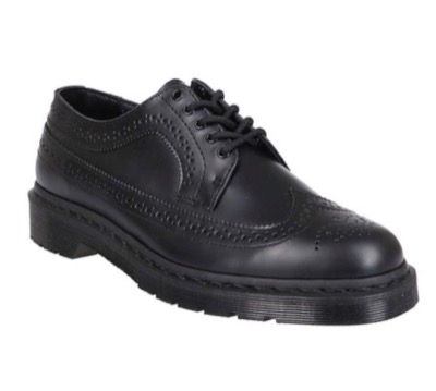Dr. Martens（ドクターマーチン）ブラックの編み上げシューズ