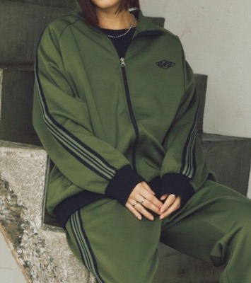 KANGOL SPORT（カンゴールスポーツ）カーキのトラックジャケット