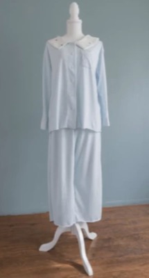 ライトブルーのパジャマ / ルームウェア