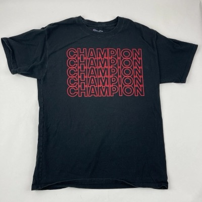 Champion ブラックのロゴTシャツ