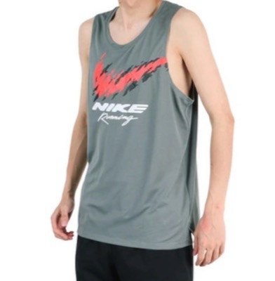 NIKE（ナイキ）グレーのタンクトップ