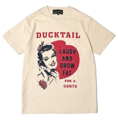 アイボリーのプリントTシャツ