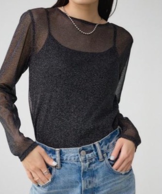 AZUL BY MOUSSY(アズールバイマウジー)ブラックのシアーラメトップス