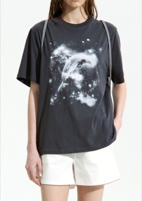 united-arrowsブラックのプリントTシャツ
