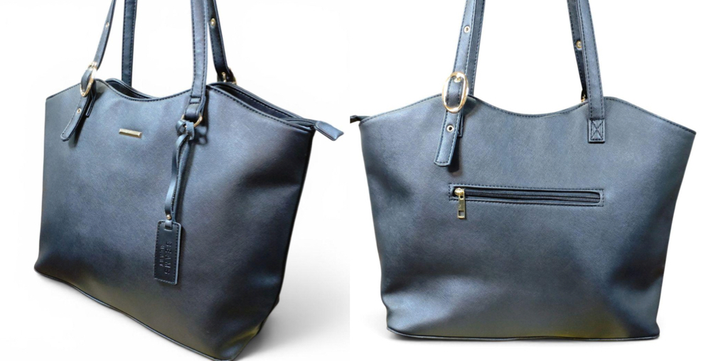 BEAMS HEARTブラックのトートバッグ