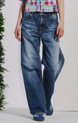 DOUBLE STANDARD CLOTHING（ダブルスタンダードクロージング）ネイビーのデニムパンツ