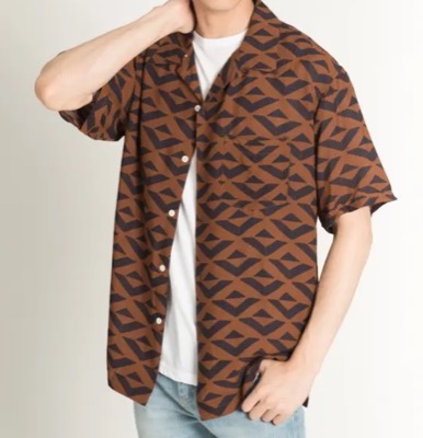 WEGO（ウィゴー）ブラウンの総柄シャツ