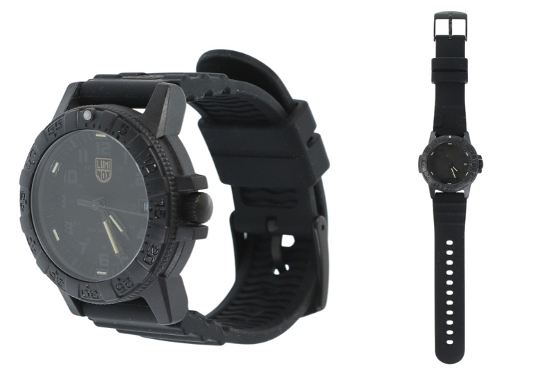 Luminox(ルミノックス)黒い腕時計