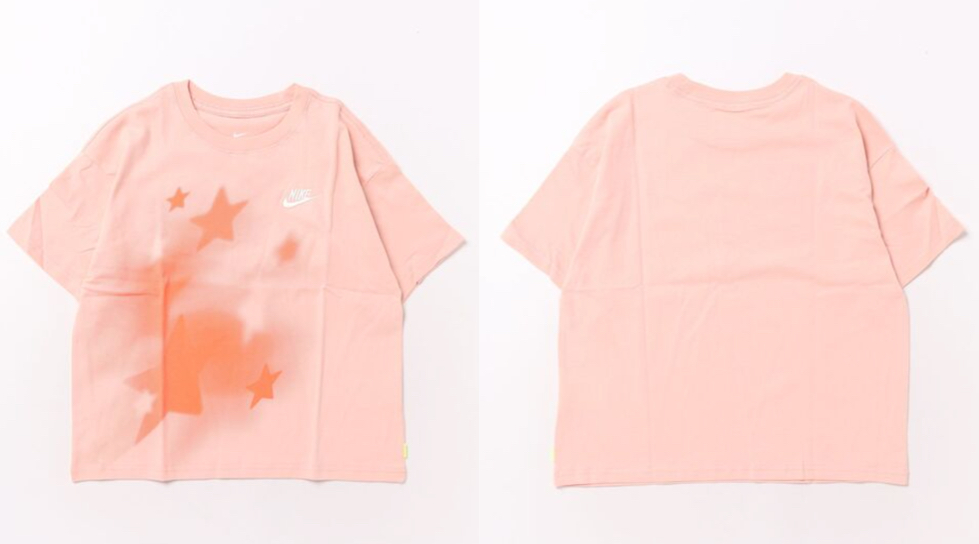 ピンクのロゴTシャツ