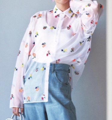 LOEFF（ロエフ）ホワイトの小花柄シアーシャツ