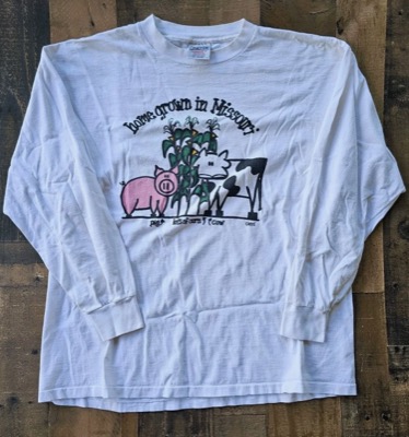 ホワイトのプリントTシャツ