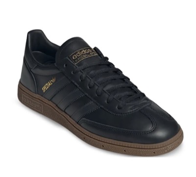 adidas（アディダス）ブラックのスニーカー