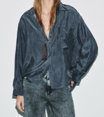 ZARA（ザラ）ネイビーのシャツ